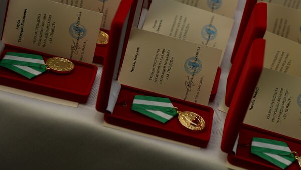 Медали, которыми награждены 75 представителей абхазской диаспоры за участие в  Отечественной войне народа Абхазии - Sputnik Абхазия