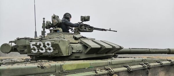 Танкисты российской военной базы ЮВО из Абхазии поразили цели противника - Sputnik Абхазия