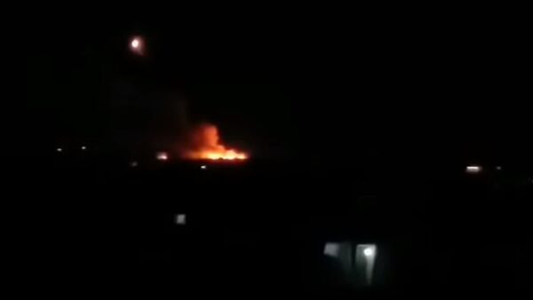 Видео последствий авиаудара по Алеппо, 27 марта 2019 - Sputnik Абхазия