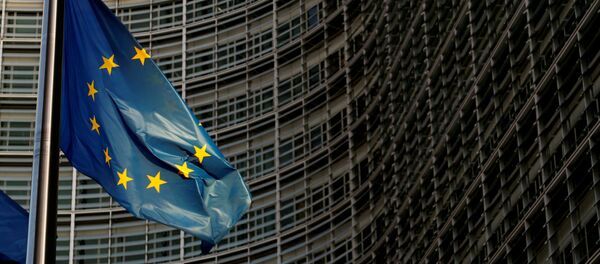 Флаг ЕС у здания европарламента в Брюсселе Флаг ЕС у здания европарламента в Брюсселе - Sputnik Абхазия
