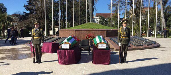 Церемония прощания с воинами погибшими во время Отечественной войны народа Абхазии - Sputnik Абхазия