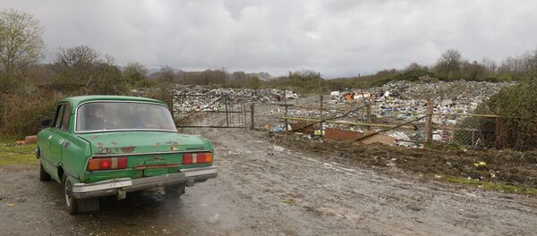 Мусорная свалка в селе Допукыт Мусорная свалка в селе Допукыт - Sputnik Абхазия