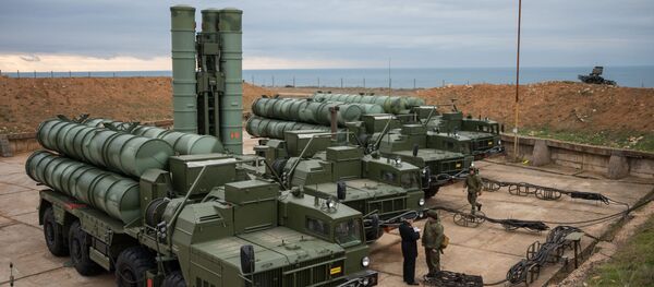 Комплекс ПВО С-400 Триумф заступил на боевое дежурство в Севастополе Комплекс ПВО С-400 Триумф заступил на боевое дежурство в Севастополе - Sputnik Абхазия