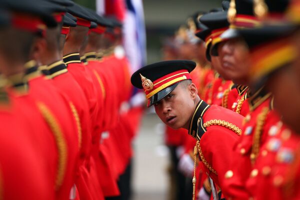 Солдаты из почетного караула в штаб-квартире тайской армии в Бангкоке - Sputnik Абхазия