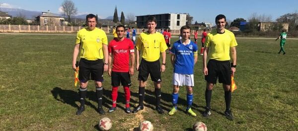 Встреча футбольных клубов Рица и Динамо состоялся на стадионе в Гудауте в воскресенье 7 апреля - Sputnik Абхазия