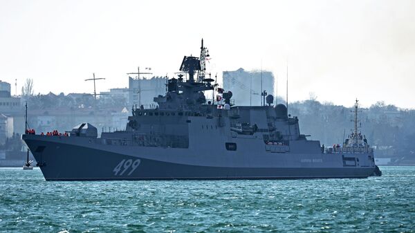 Фрегат Адмирал Макаров прибыл в порт Севастополя - Sputnik Аҧсны