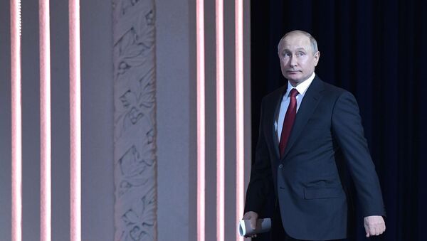 Президент РФ В. Путин выступил на торжественном вечере по случаю Дня защитника Отечества  в Кремлевском дворце - Sputnik Абхазия