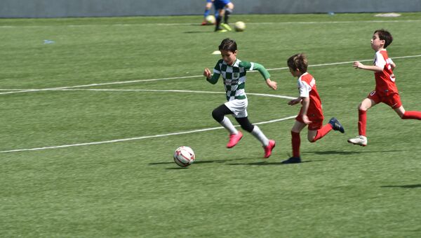 Первые игры весеннего первенства Детско-юношеской футбольной лиги Абхазии, 13 апреля 2019 - Sputnik Абхазия