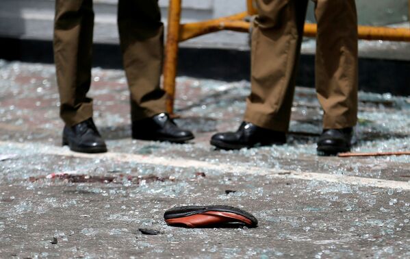 Обувь жертвы серии взрывов на Шри-Ланке  - Sputnik Абхазия