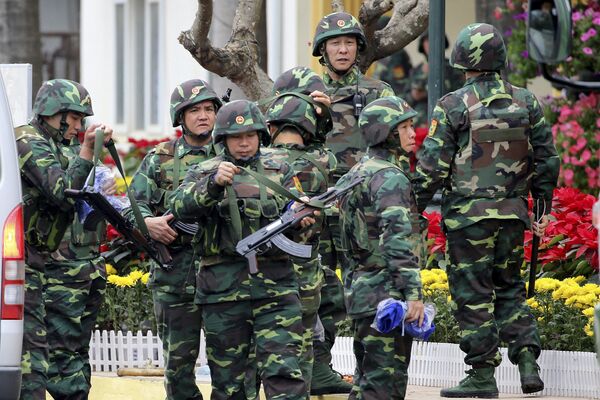 Вьетнамские солдаты на ж/д станции ​​Донг Данг, где ожидается прибытие северокорейского лидера Ким Чен Ына  - Sputnik Абхазия