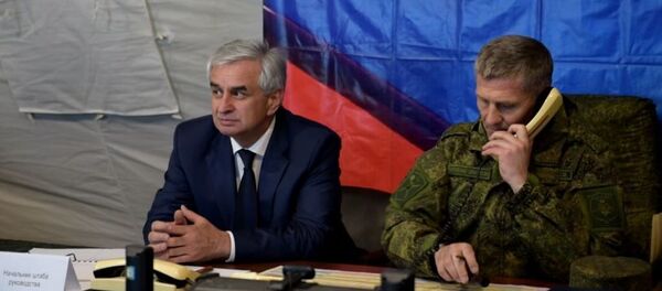 Хаджимба посетил командно-штабные учения оборонных ведомств Абхазии и России Хаджимба посетил командно-штабные учения оборонных ведомств Абхазии и России - Sputnik Абхазия