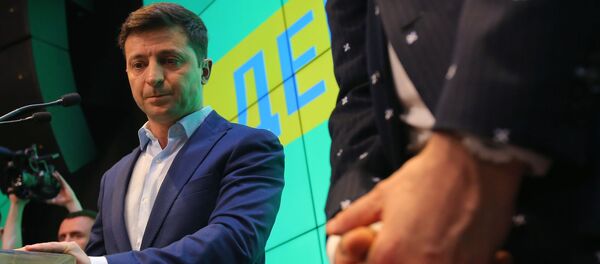 Брифинг В. Зеленского после оглашения предварительных итогов голосования Брифинг В. Зеленского после оглашения предварительных итогов голосования - Sputnik Абхазия