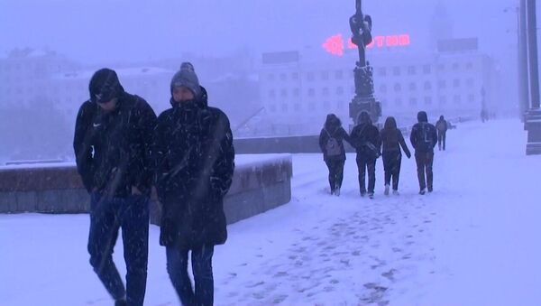 Под конец апреля в Екатеринбурге выпал снег - Sputnik Абхазия