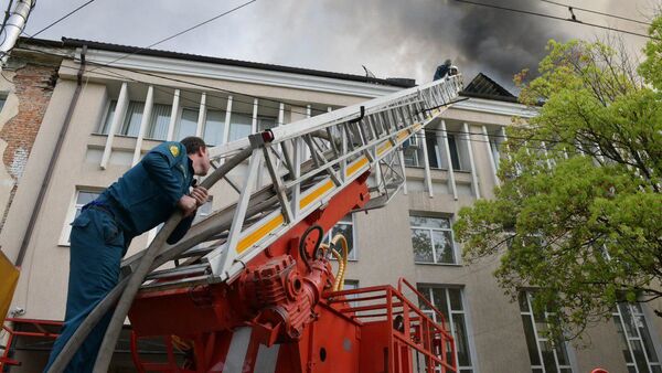 Пожар во второй школе - Sputnik Абхазия