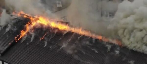 Пожар во второй Сухумской школе: смотрите первые видеокадры - Sputnik Абхазия