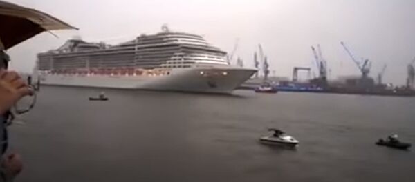 Капитан Лайнера, Большой Любитель Queen Капитан Лайнера, Большой Любитель Queen - Sputnik Абхазия