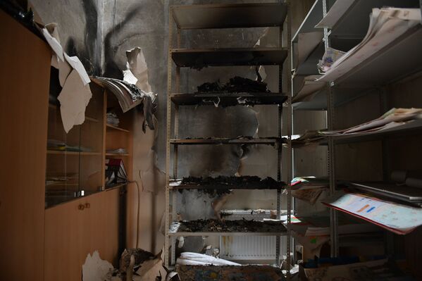 Последствия пожара во второй Сухумской школе - Sputnik Абхазия