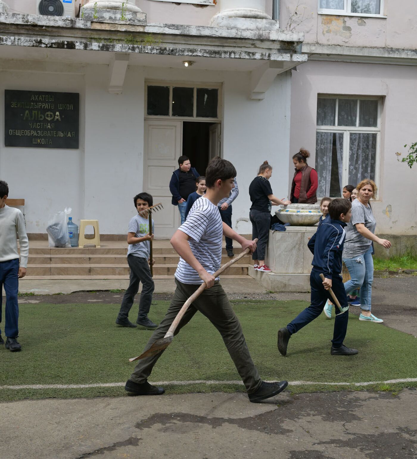 Три новых адреса: как приютили погорельцев из сухумской школы №2 -  04.05.2019, Sputnik Абхазия