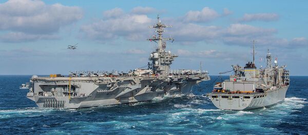 Авианосец Авраам Линкольн и вспомогательный корабль обеспечения USNS Arctic. Архивное фото Авианосец Авраам Линкольн и вспомогательный корабль обеспечения USNS Arctic. Архивное фото - Sputnik Абхазия