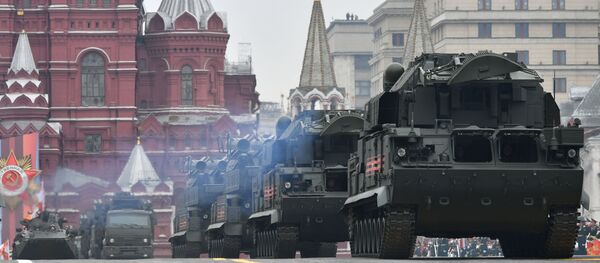 Всепогодный тактический зенитный ракетный комплекс ТОР-М2 на военном параде на Красной площади, посвящённом 74-й годовщине Победы в Великой Отечественной войне - Sputnik Аҧсны