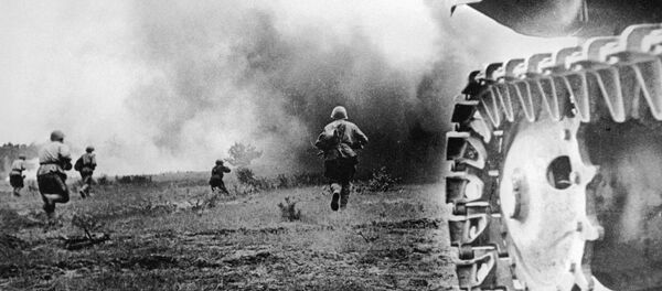 Бойцы Красной Армии идут в бой Бойцы Красной Армии идут в бой - Sputnik Абхазия