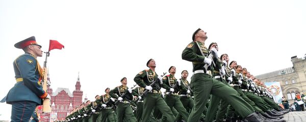 Военнослужащих парадных расчетов на военном параде, посвященном 74-й годовщине Победы в Великой Отечественной войне Военнослужащих парадных расчетов на военном параде, посвященном 74-й годовщине Победы в Великой Отечественной войне - Sputnik Абхазия