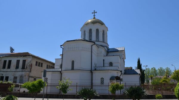 Сухумский собор на улице 4 марта - Sputnik Абхазия