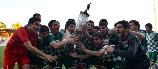 Финальный матч Кубка Абхазии по футболу между Сухумским Нартом и гудаутской Рицой на столичном стадионе Динамо Финальный матч Кубка Абхазии по футболу между Сухумским Нартом и гудаутской Рицой на столичном стадионе Динамо - Sputnik Абхазия