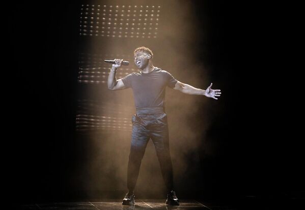 Певец Джон Лундвик (Швеция) в финале международного конкурса Евровидение-2019 - Sputnik Абхазия