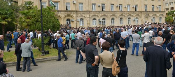 Аԥсны Апарламент аҿаԥхьа еизеит шәҩыла ауааԥсыра - Sputnik Аҧсны