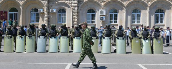 Митинг оппозиционных сил у здания Парламента  Митинг оппозиционных сил у здания Парламента  - Sputnik Абхазия