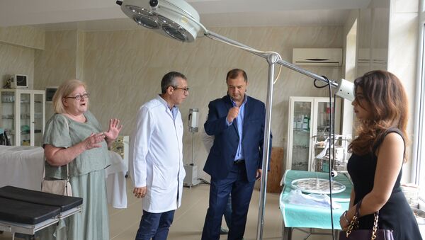 Передача медицинского оборудования детской больнице  - Sputnik Абхазия