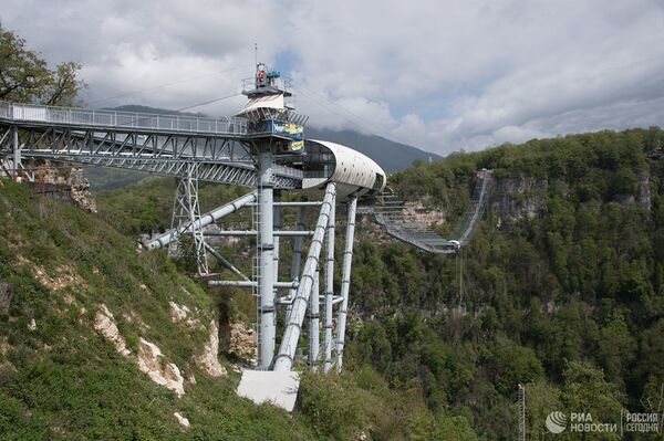 Один из самых захватывающих: мост Скайбридж в Сочи попал в рейтинг CNN Travel - Sputnik Абхазия