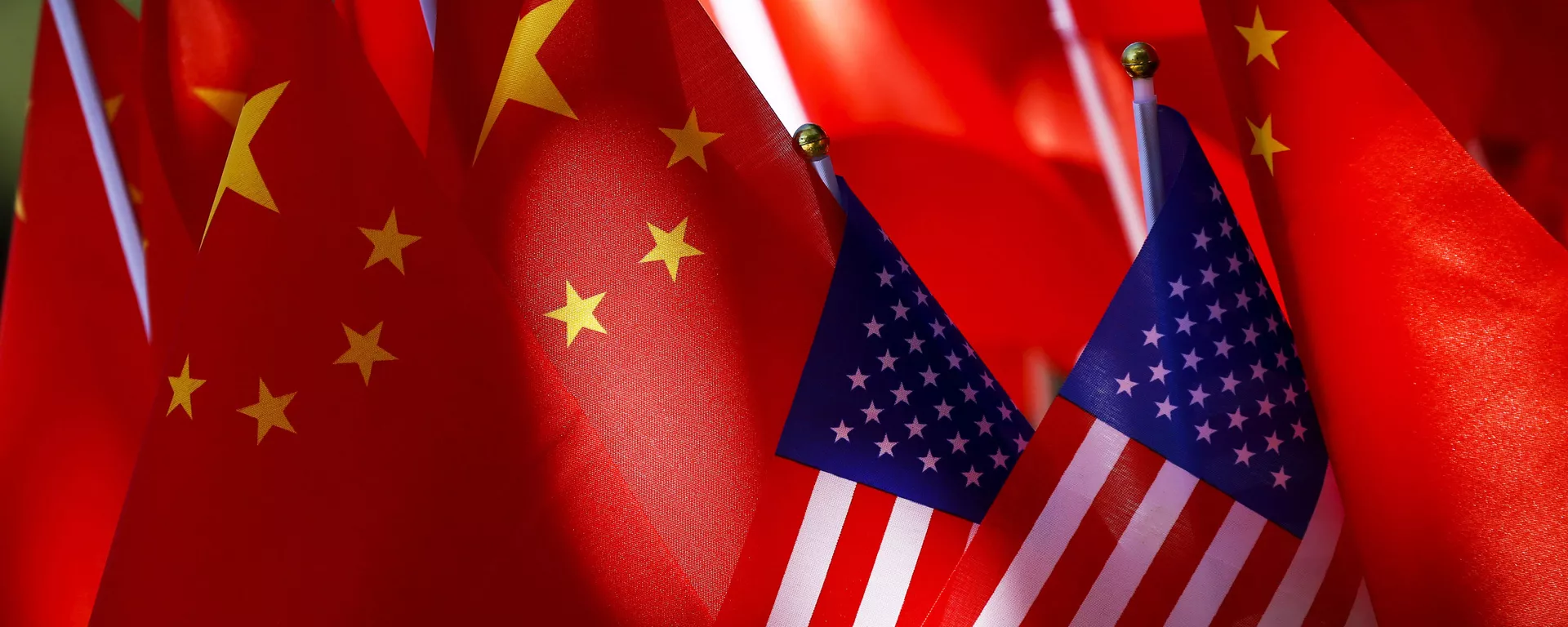 Флаги США и Китая - Sputnik Абхазия, 1920, 19.01.2026