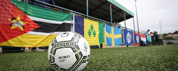 Мяч на поле во время чемпионата по футболу ConIFA - Sputnik Абхазия