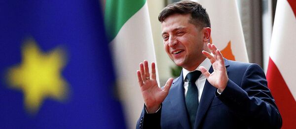 Президент Украины Владимир Зеленский во время визита в Брюссель. Архивное фото Президент Украины Владимир Зеленский во время визита в Брюссель. Архивное фото - Sputnik Абхазия