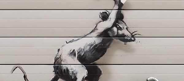 Работа Banksy в аэропорту Хитроу Работа Banksy в аэропорту Хитроу - Sputnik Абхазия