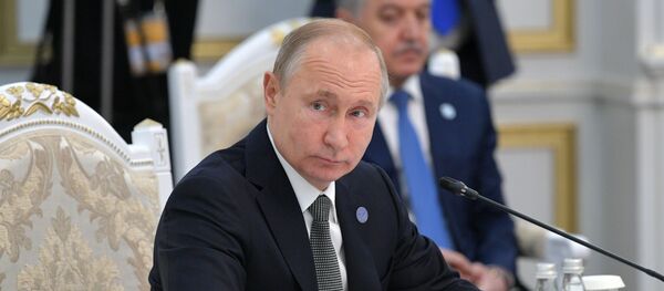 Президент РФ В. Путин принимает участие в заседании Совета глав государств – членов ШОС в Бишкеке Президент РФ В. Путин принимает участие в заседании Совета глав государств – членов ШОС в Бишкеке - Sputnik Абхазия