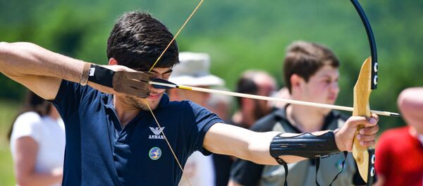 Соревнования по стрельбе из лука, которые проходили в рамках XV спартакиады среди школьников - Sputnik Абхазия