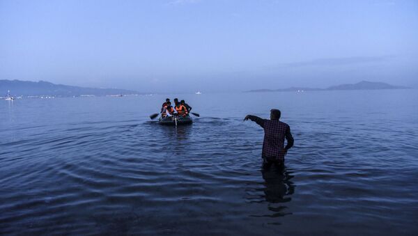 Мигранты на лодке в Бодруме, архивное фото - Sputnik Абхазия