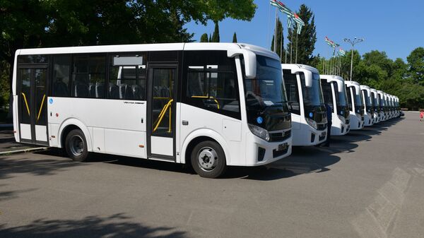 Новые автобусы, переданные районам Абхазии, 18 июня 2019 - Sputnik Абхазия