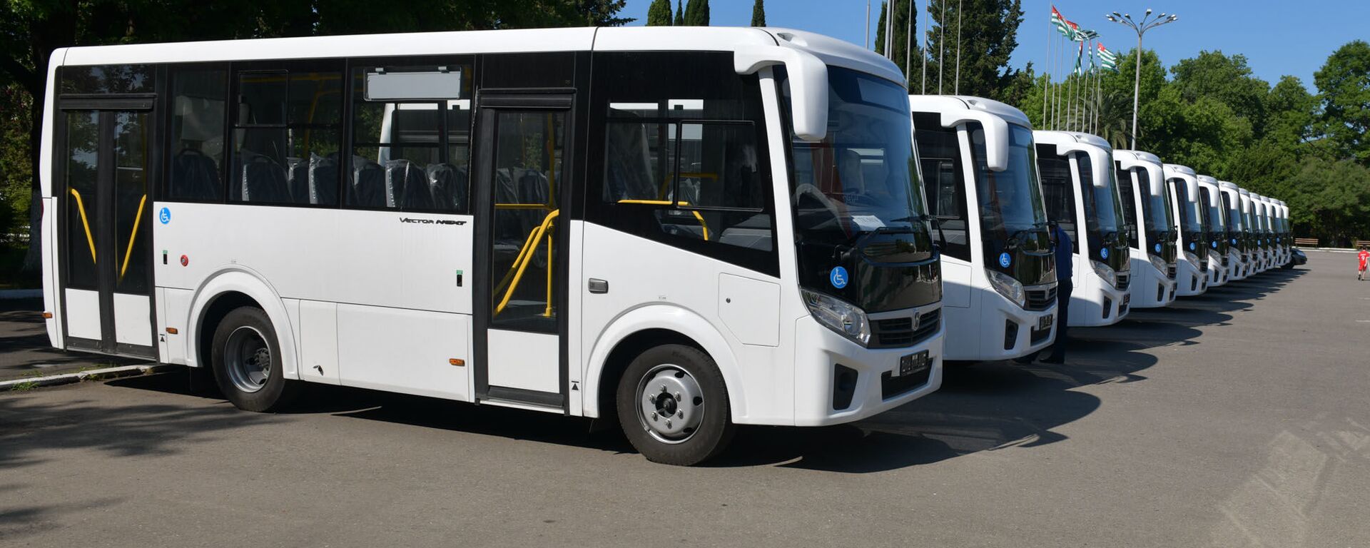 Новые автобусы, переданные районам Абхазии, 18 июня 2019 - Sputnik Абхазия, 1920, 21.03.2022