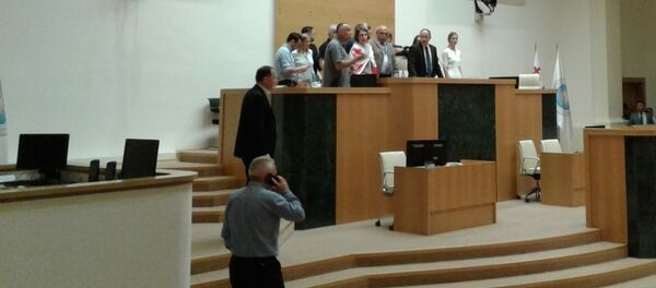 Акция оппозиции в парламенте Грузии Акция оппозиции в парламенте Грузии - Sputnik Аҧсны
