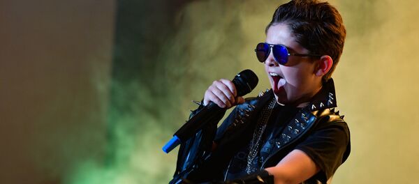 Десятилетний рокер Алан Кархалава - Sputnik Абхазия