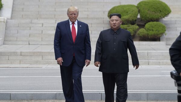 Президент США Дональд Трамп и Северо-корейский лидер Ким Чен Ын - Sputnik Абхазия