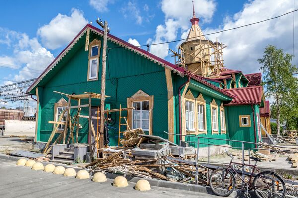 Реставрация памятника архитектуры железнодорожного вокзала в городе Медвежьегорск в Республике Карелия - Sputnik Абхазия