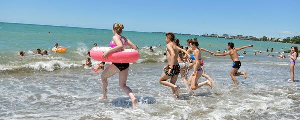 Отдыхающие на море  Отдыхающие на море  - Sputnik Абхазия
