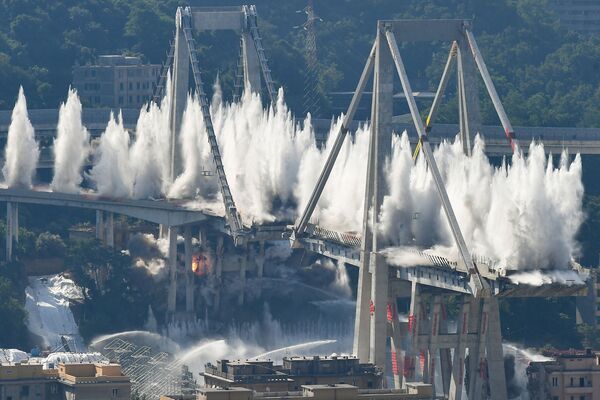 Подрыв моста Моранди в Генуе, Италия - Sputnik Абхазия