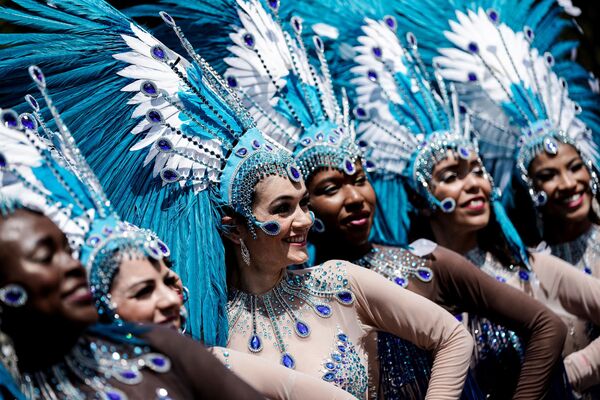 Участники Tropical Carnival в Париже - Sputnik Абхазия