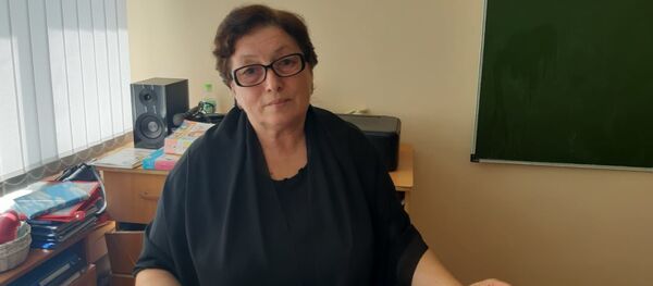 45 шықәса еиԥмырҟьаӡакәа Бзыԥҭатәи абжьаратә школ №1 аҟны аус зуа Маиа Чыкәбарԥҳа 45 шықәса еиԥмырҟьаӡакәа Бзыԥҭатәи абжьаратә школ №1 аҟны аус зуа Маиа Чыкәбарԥҳа - Sputnik Аҧсны